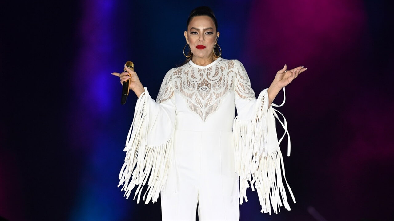 Ebru Gündeş October 16 Istanbul Concert
